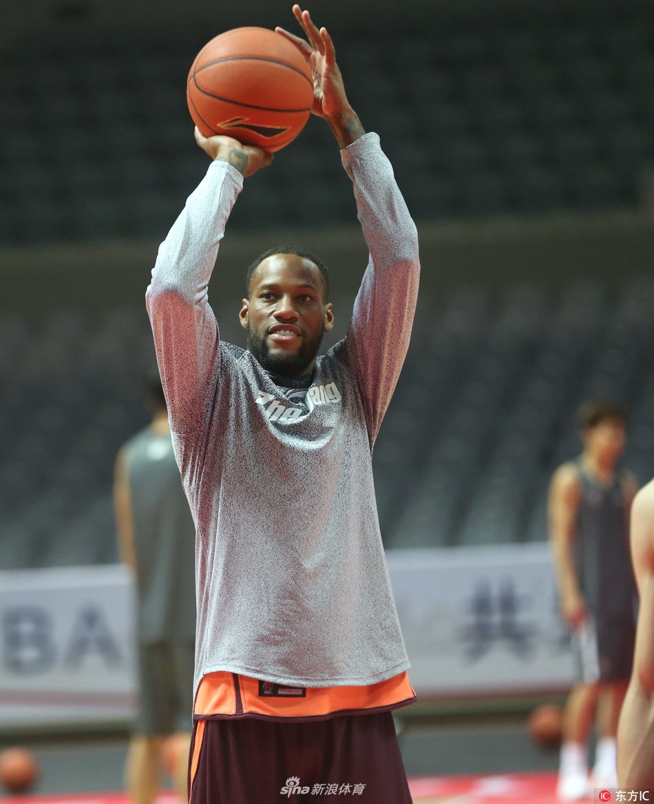 转会期浙江稠州备战欧联，完成体检细节曝光，管理层满意，赛程密集仍需轮换的简单介绍